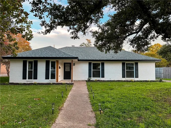 5406 Lake Crest Dr, Waco, TX 76710