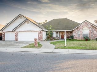 7408 Heathrow Way, Hughson, CA 95326