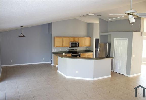 3rd image of 1270 Campo Ave NW