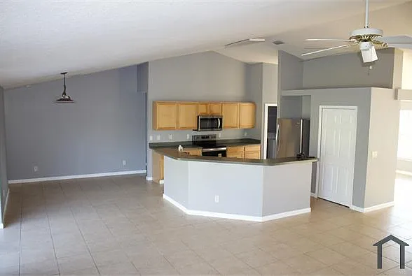 1270 Campo Ave NW — Photo 3