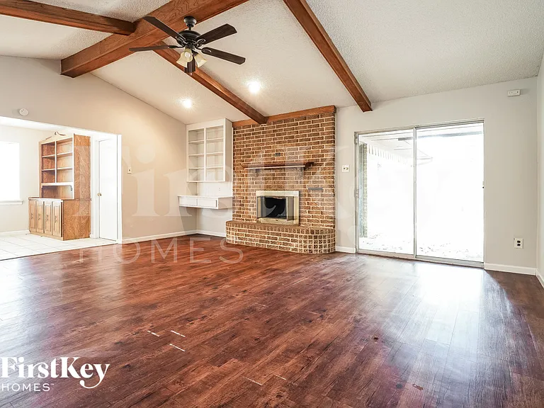 222 Creekwood Ct — Photo 3