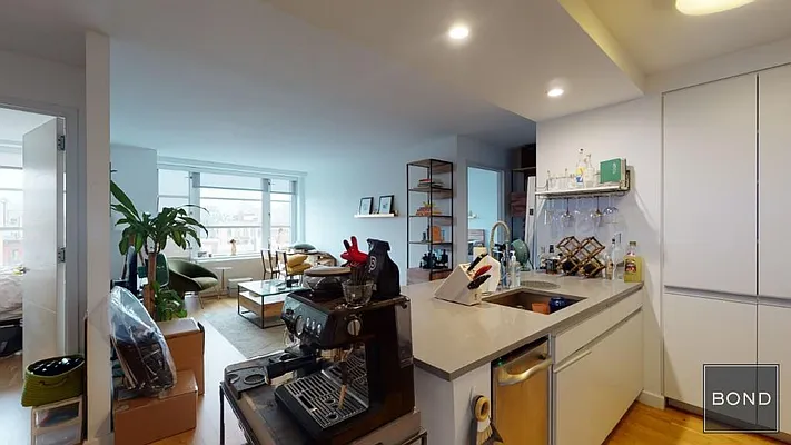 Rented by Bond New York | media 25