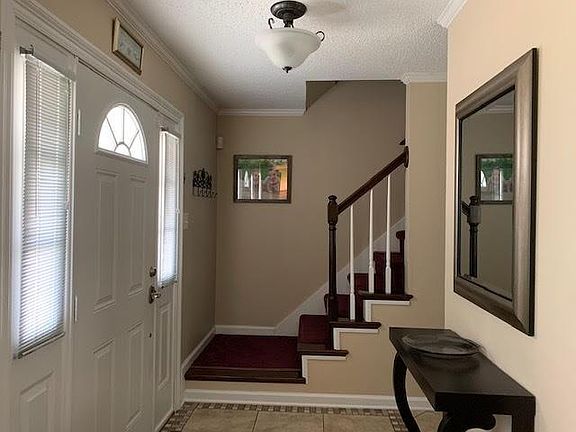 3rd image of 800 Fairway Dr