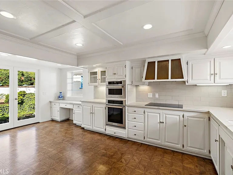 4 Camel Point Dr — Photo 6