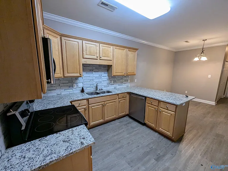 1224 Autumn Ln SW — Photo 6