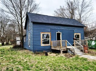 21 W Cofield St, Aurora, MO 65605