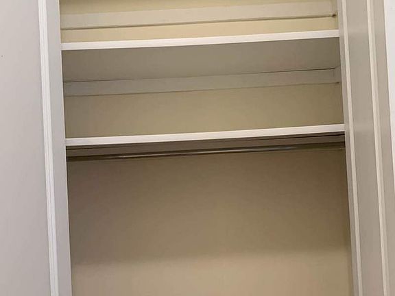 5th image of 260 Hawthorne St APT C6