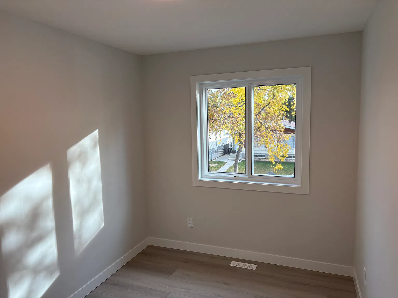 3 bed, 2.5 bath, 1550 sqft, $1,950 — Photo 4
