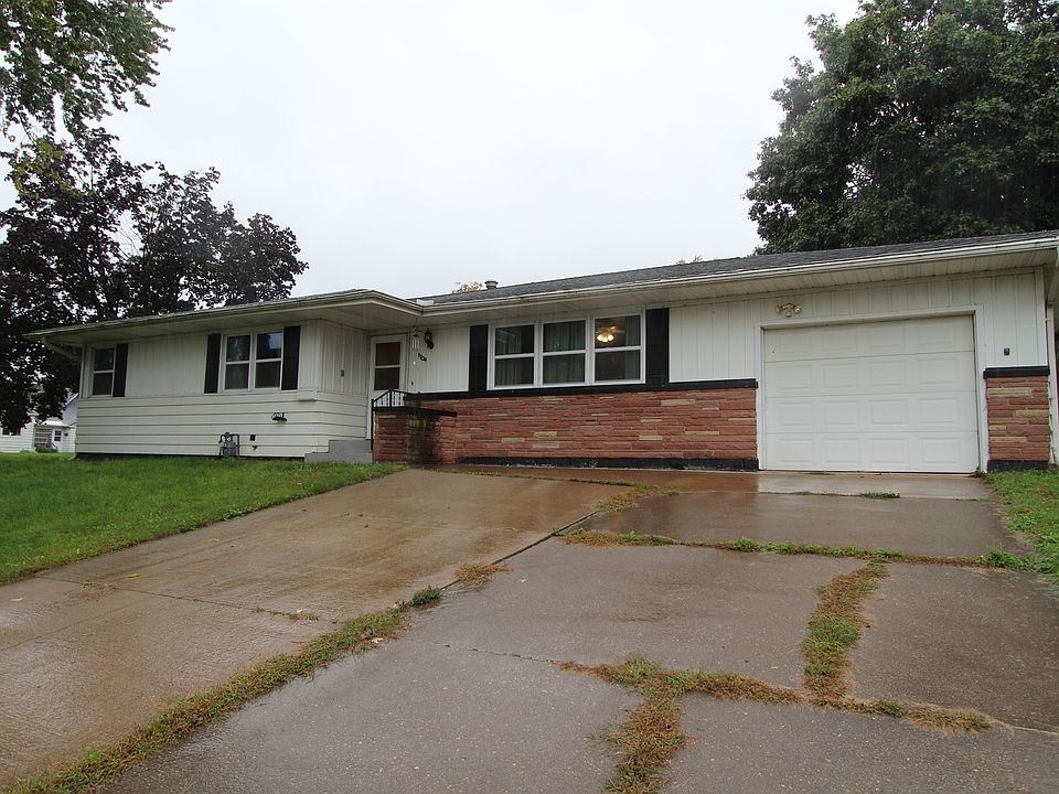 1st image of 1704 N 4th St