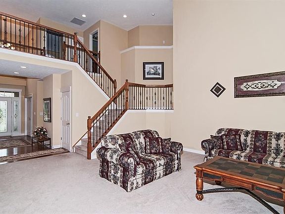 4th image of 7031 Tamarind Ct