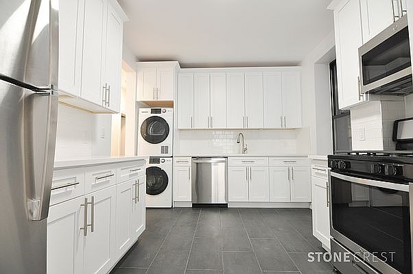 1st image of 209 W 97th St APT Gb