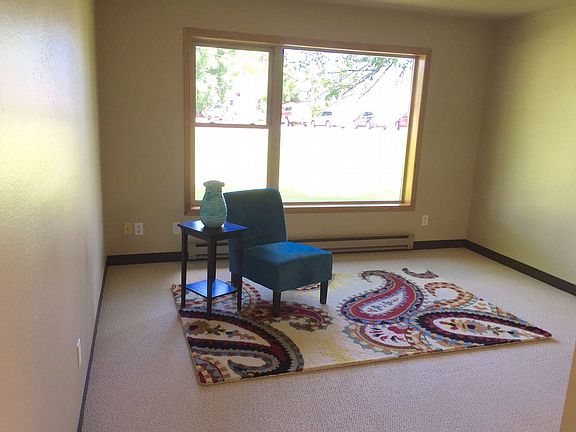 5th image of 128 Parkway Ln E #0