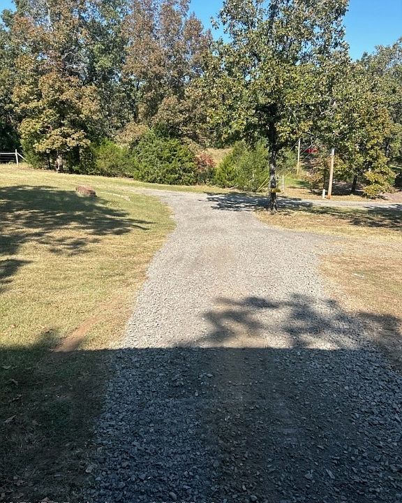 2nd image of 403 W Chestnut Ln