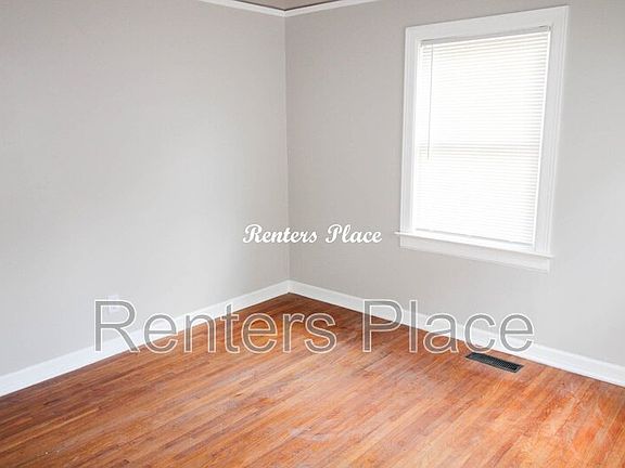 5th image of 1424 S Marion Ave
