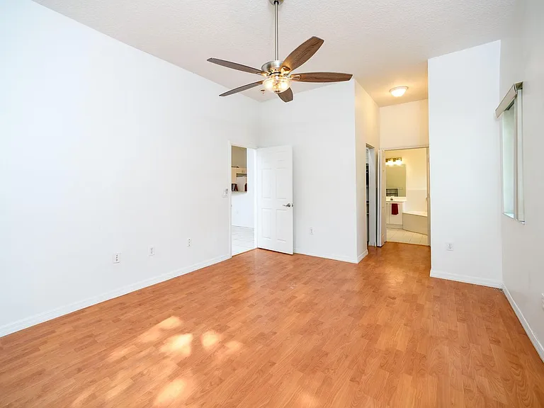 14186 SW 32nd St — Photo 7