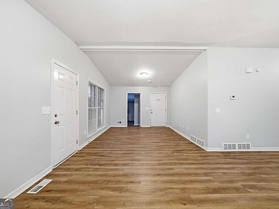 4th image of 3024 Pasadena Dr