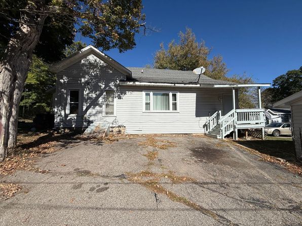 213 Reading Ave APT B