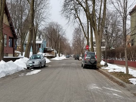 4th image of 266 Winona St W
