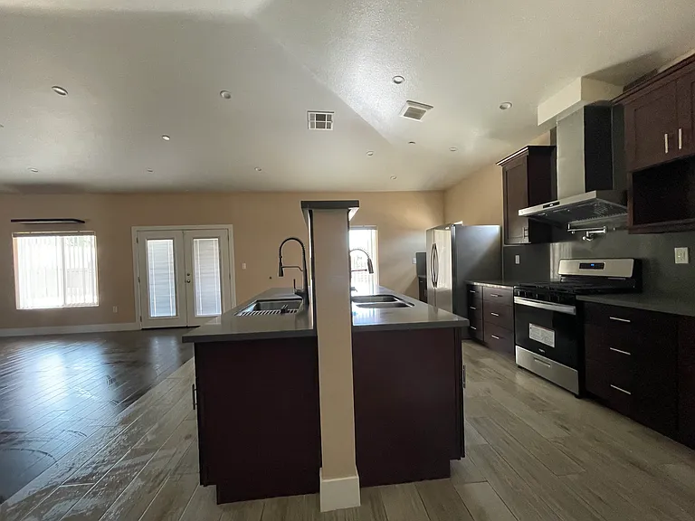 17515 Live Oak St — Photo 20