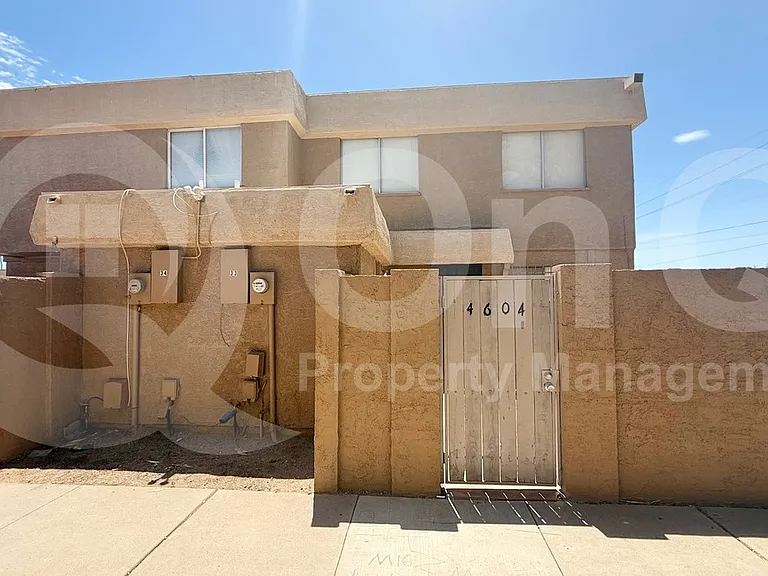4604 E Riverside St — Photo 1