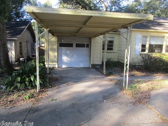 2nd image of 804 W 15th St