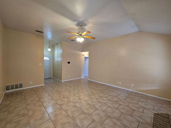2nd image of 3302 Christie Dr