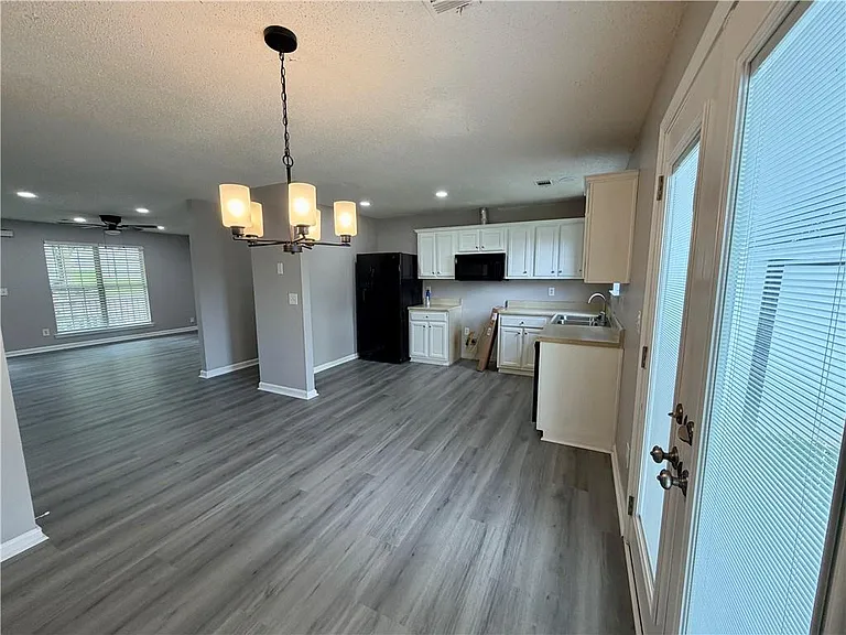 3354 Waggoner Ln — Photo 7