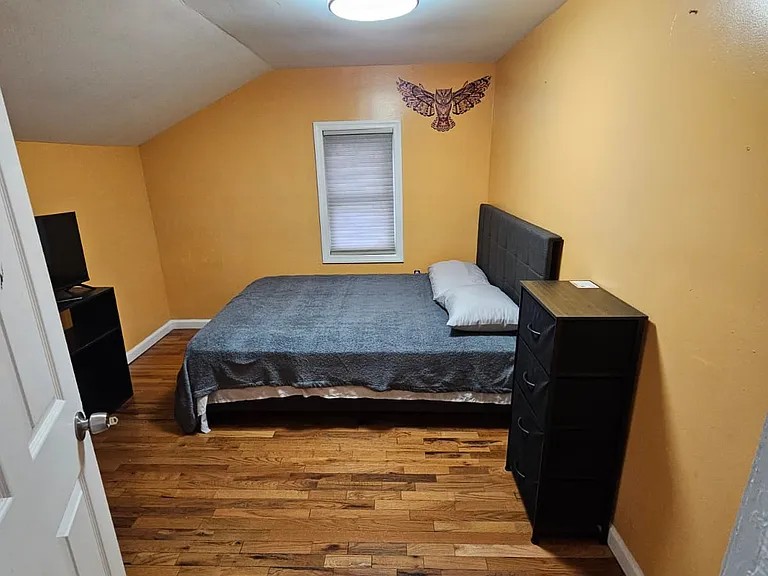 192-194 Littleton Ave #2 — Photo 4