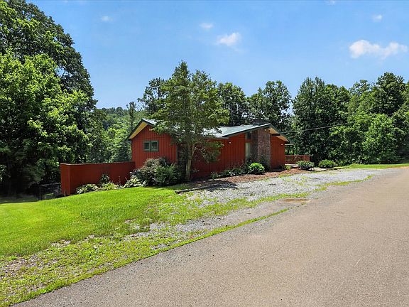 3rd image of 202 Cypress Dr