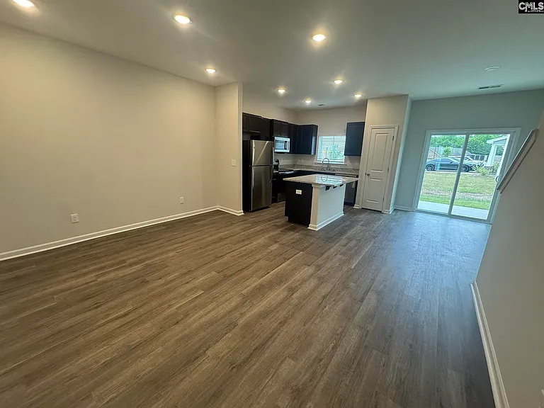 125 Carr Ln — Photo 4