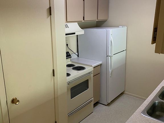 4th image of 2611 Jackson St APT 11