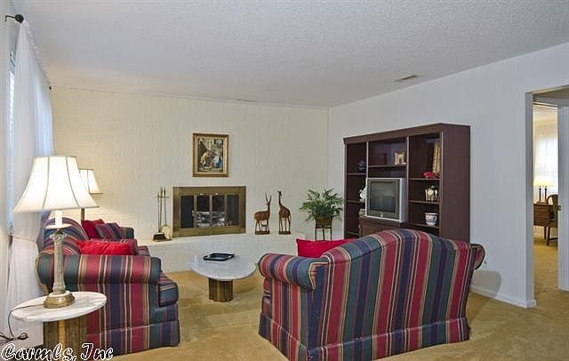 1st image of 125 Carl Dr