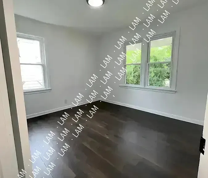 650 Norton Ave — Photo 4