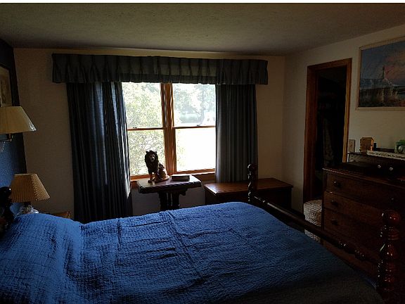 4th image of 3762 Westside Dr