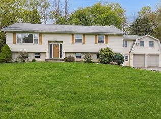 13 Berry Rd, Marlboro, NY 12542