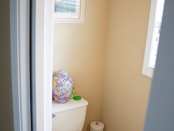 3rd image of 150 Blue Willow Ln
