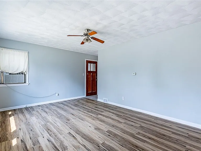 138 Clark Ave — Photo 14