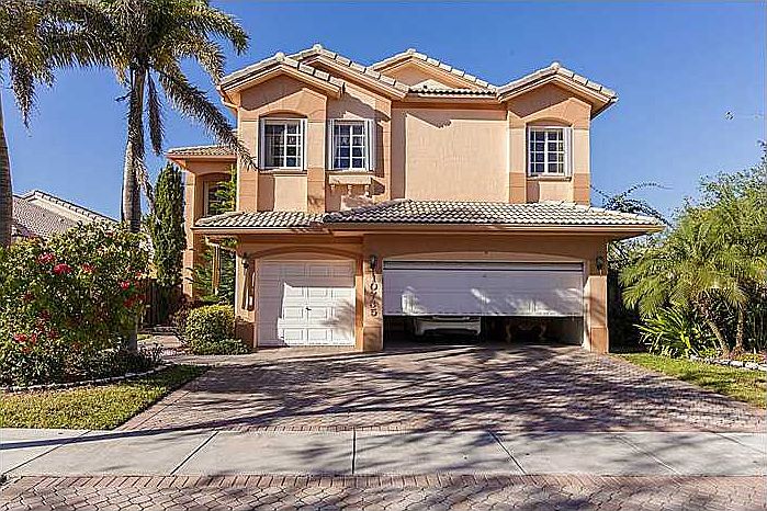 1st image of 10735 NW 70th St