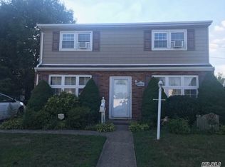 78 Birch Ave E, Farmingdale, NY 11735