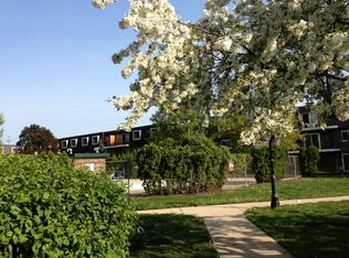 3857 N Parkway Dr APT 3B, Northbrook, IL 60062