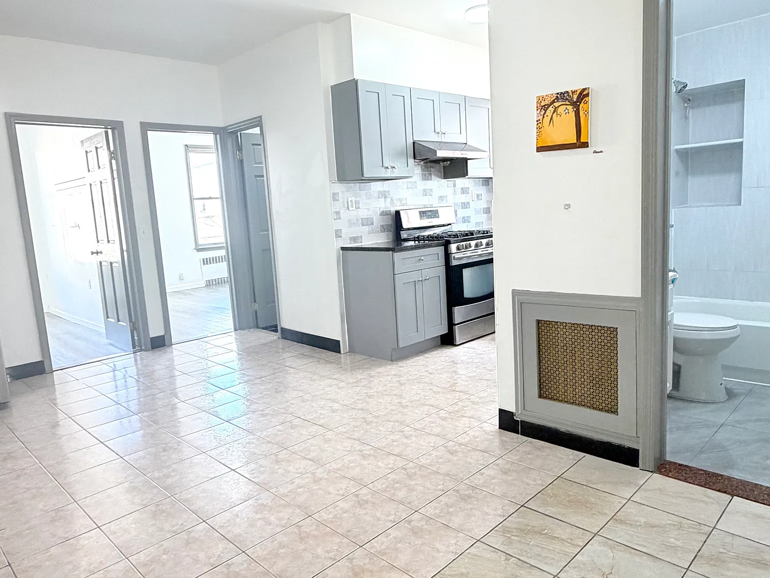 4 bed, 1200 sqft, $3,600 — Photo 2