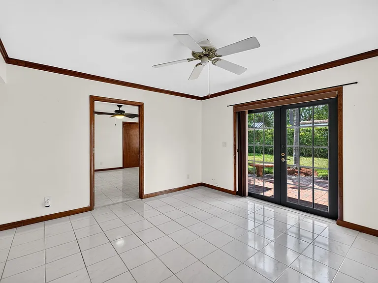 2060 Tropic Isle — Photo 14