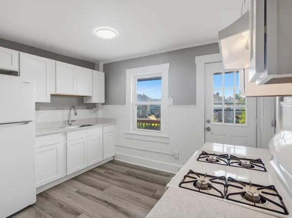 47 Sprague St, West Springfield, MA 01089