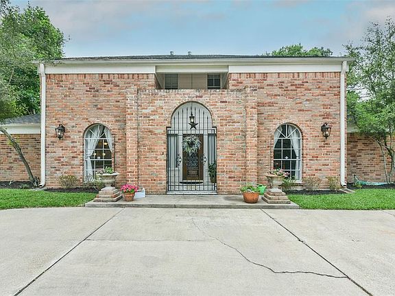 3rd image of 10226 Briar Rose Dr