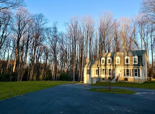 11004 Warwickshire Dr, Great Falls, VA 22066