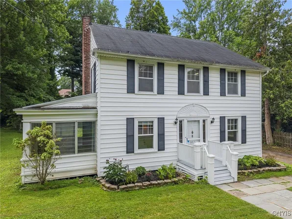 308 Collin Ave, Fayetteville, NY 13066