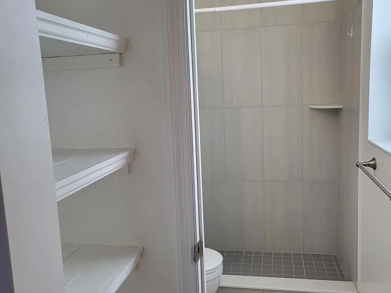 10284 Pennsylvania Ave — Photo 14