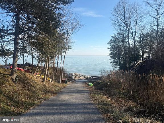 4th image of 2010 Date Rd