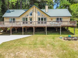 480 Caney Creek Dr, Onalaska, TX 77351