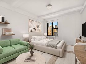 208 W 23rd St